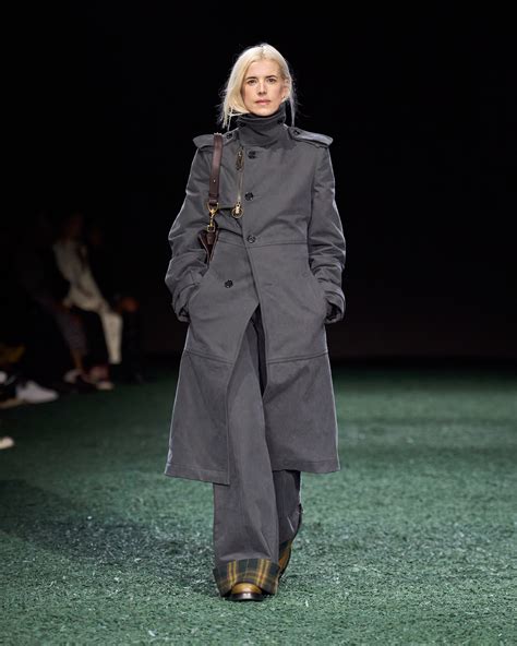 burberry fall 2018 london|Burberry winter 2024 runway green.